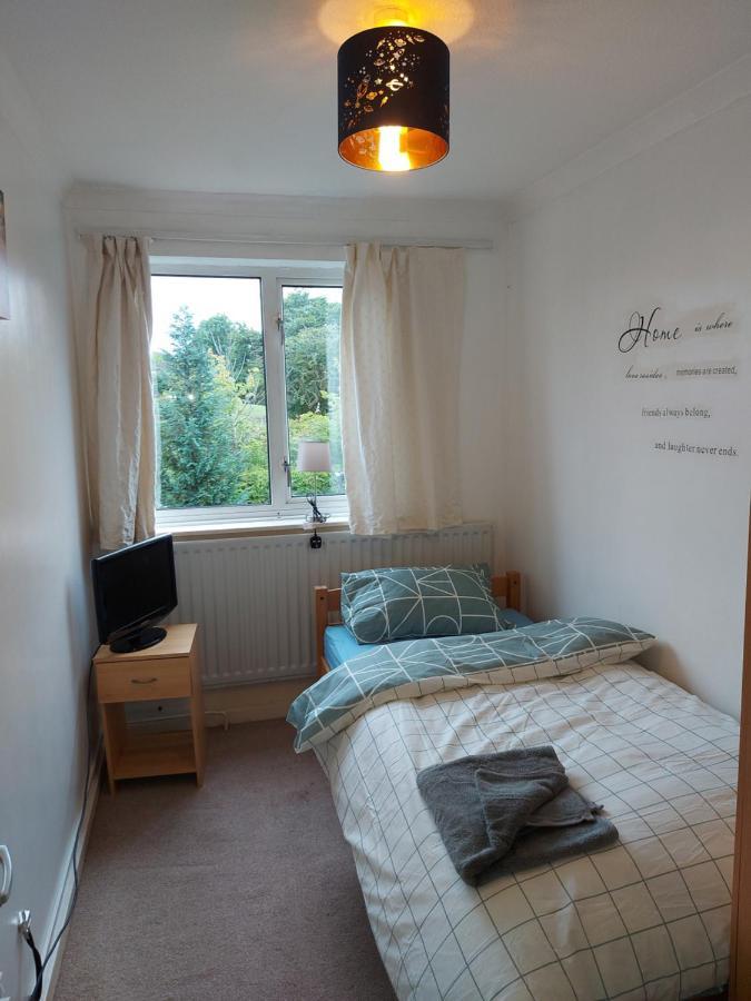 Spacious And Serene Stay Near Milton Keynes Centre Willen 外观 照片