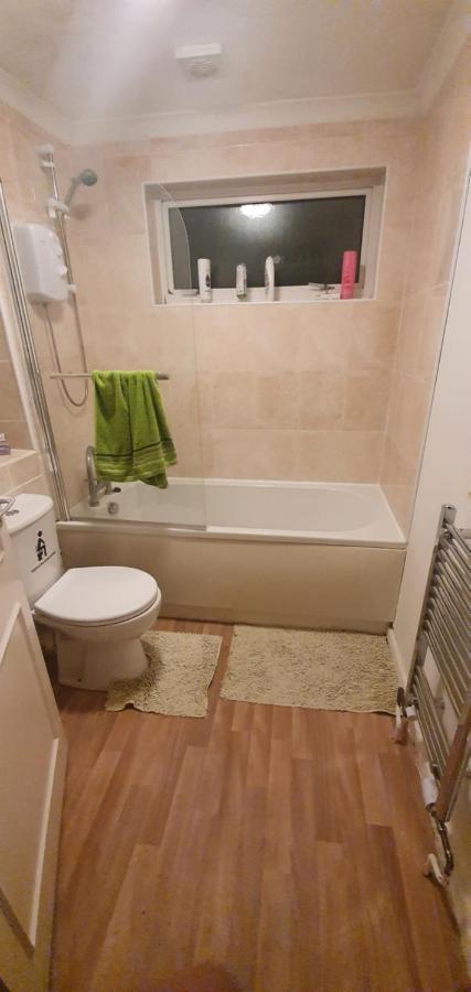 Spacious And Serene Stay Near Milton Keynes Centre Willen 外观 照片