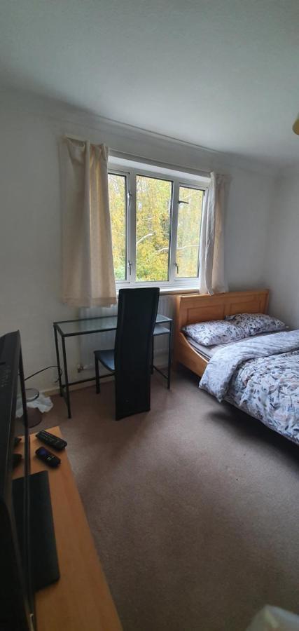 Spacious And Serene Stay Near Milton Keynes Centre Willen 外观 照片