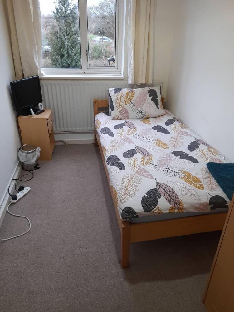 Spacious And Serene Stay Near Milton Keynes Centre Willen 客房 照片